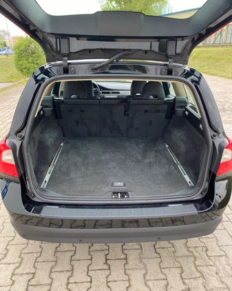 Volvo V70 cena 24700 przebieg: 213600, rok produkcji 2008 z Kraków małe 326